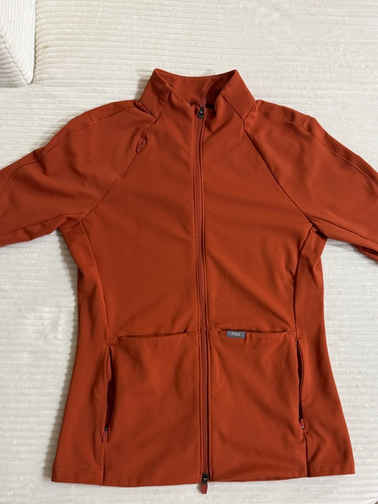 Figs Tops - Figs Women’s On Shift CounterKnit full zip jacket in burnt orange size M